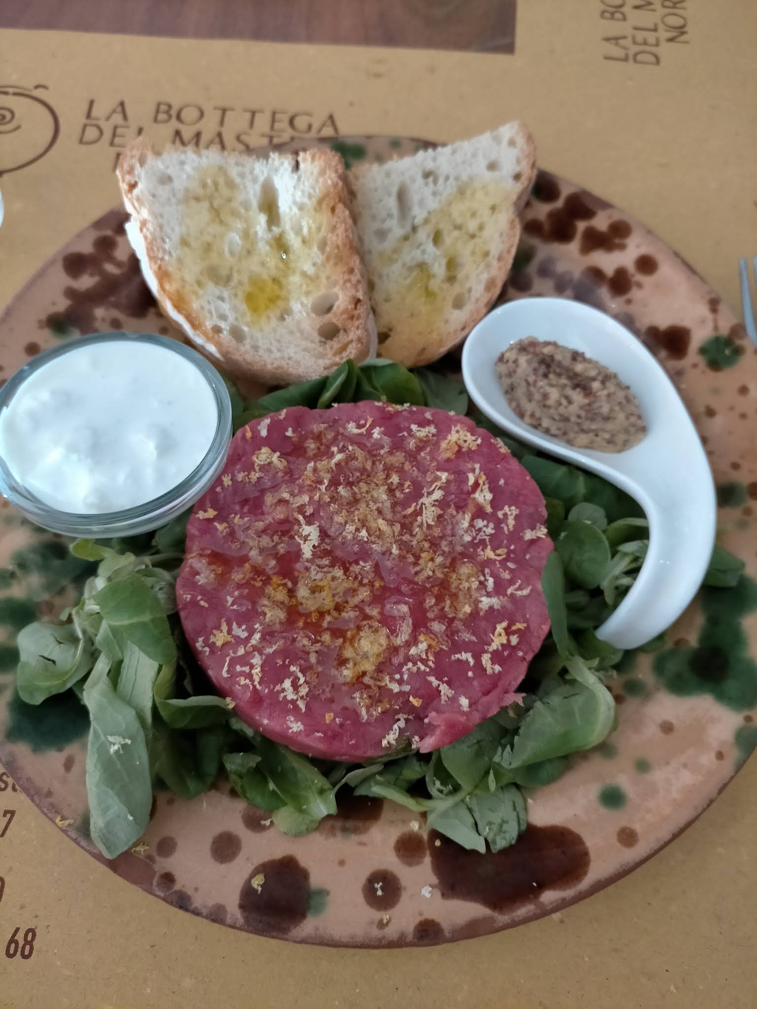 Piatto di carne e specialità umbre